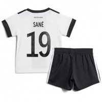 Echipament fotbal Germania Leroy Sane #19 Tricou Acasa Mondial 2022 pentru copii maneca scurta (+ Pantaloni scurti)